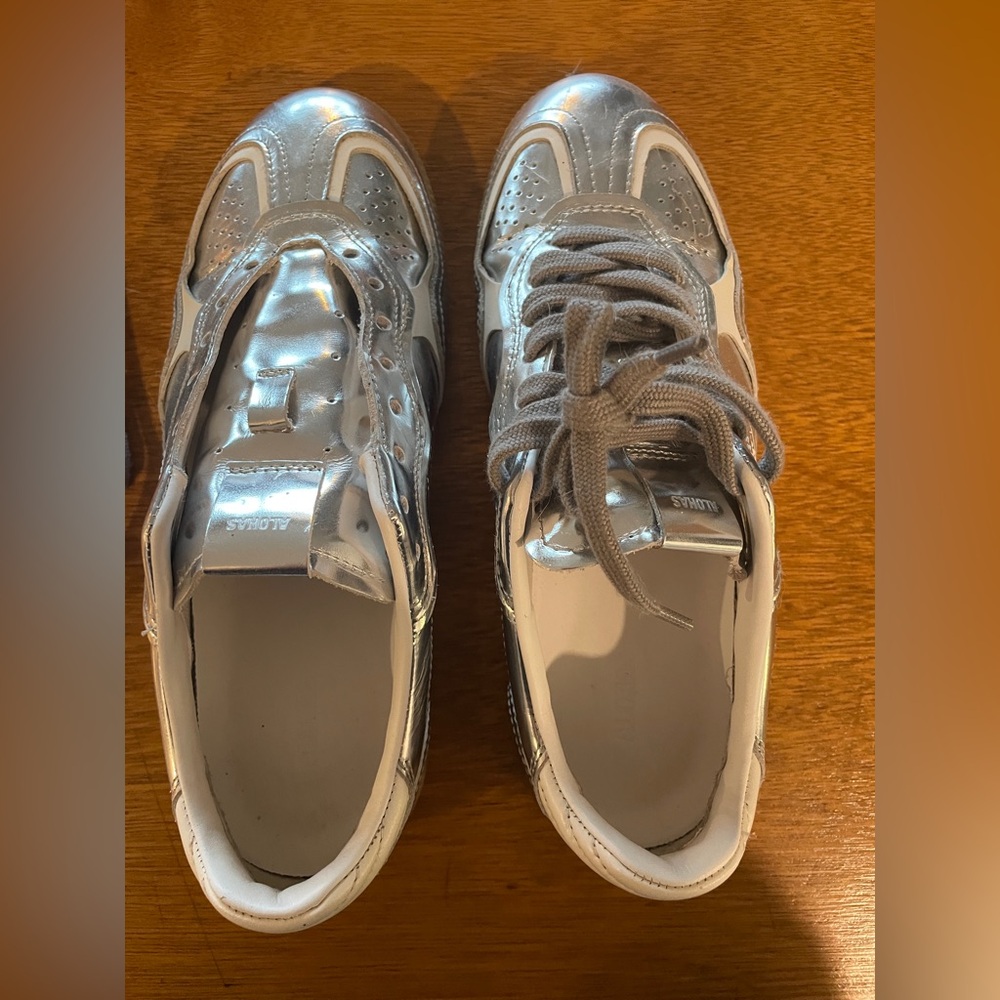 Aloha Rife Shimmer Silver Cream Leather Sneakers sz 7.5